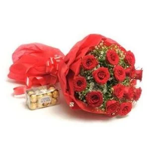 Red-Rose-Bunch-N-Ferrero-Chocolate